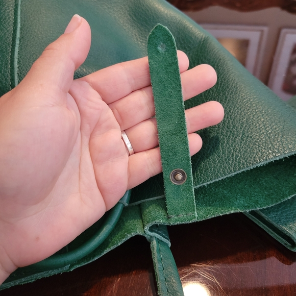 Portland Leather Emerald Tote and Wallet Set - Picture 6 of 7